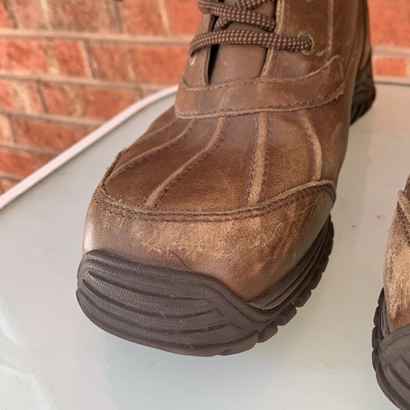 UGG Men’s Brown Leather Boots Size 10 - Picture 2 of 10
